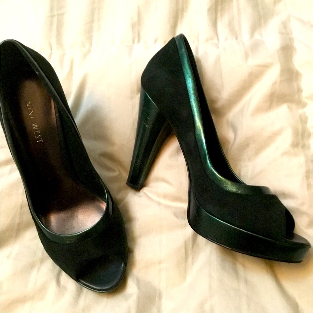 Sexy “Nine West” woman’s size 8M Green dress shoes